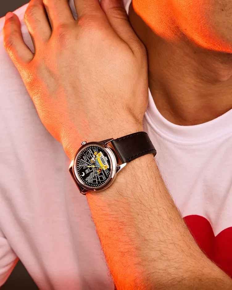 Mickey Mouse & Pluto Take NYC Black Dial Leather Strap AW1860-01W Mickey Mouse & Pluto Take NYC Black Dial Leather Strap AW1860-01W